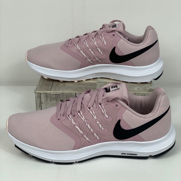 nike run swift pink